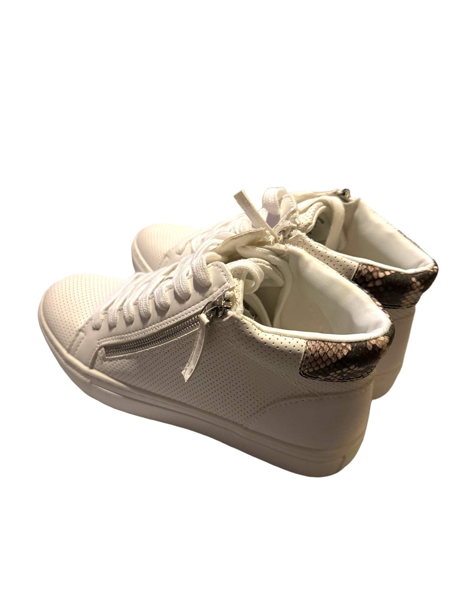 Universal Thread Brooklyn Lace Up Sneakers NEW Size 8.5 White - Selzalot