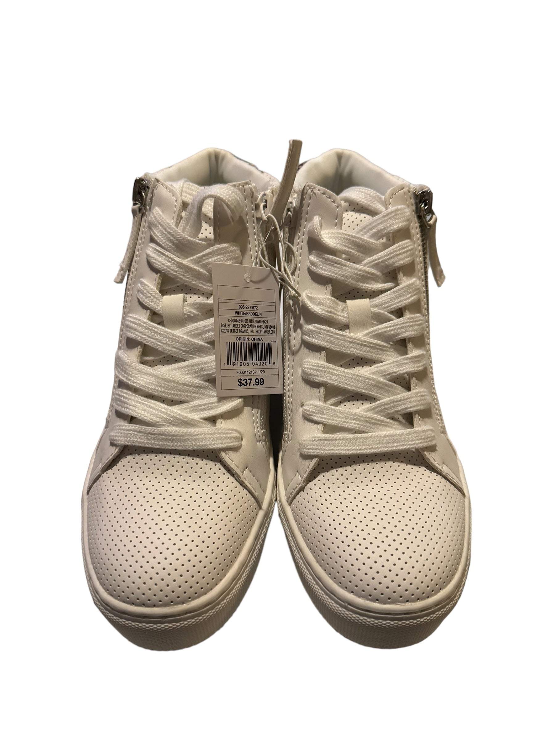 Universal Thread Brooklyn Lace Up Sneakers NEW Size 8.5 White - Selzalot